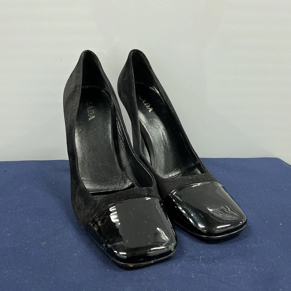 Tacón alto Prada negro gamuza y charol punta cuadrada para mujer talla 41 Foto 1 de 4