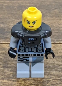 LEGO- Minifigure – Female Cyborg/Robot Soldier – Gray Armor Suit - Picture 1 of 5