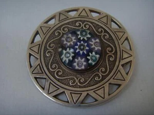 JOYERÍA CAITHNESS BROCHE DE PLATA Y VIDRIO MILLEFIORI EDIMBURGO 1979 - Imagen 1 de 1