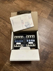 Telemecanique Contattore di Inversione Tipo: LC2 D1801 B7 (023770) / 24V / Nuovo - Photo 1/5