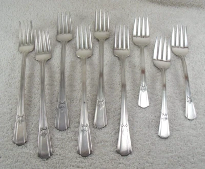 Sovereign 1939 9 Fork Lot 6 Grille & 3 Salad Wm Rogers Mfg Co Silverplate — 第 1/3 张图片