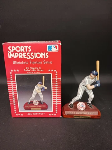 1990 Sports Impressions Miniature Series Don Mattingly 5"  Statue In Box Cover
