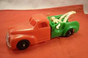 VINTAGE HUBLEY KIDDIE TOY TOW TRUCK USA MADE - Picture 1 of 14