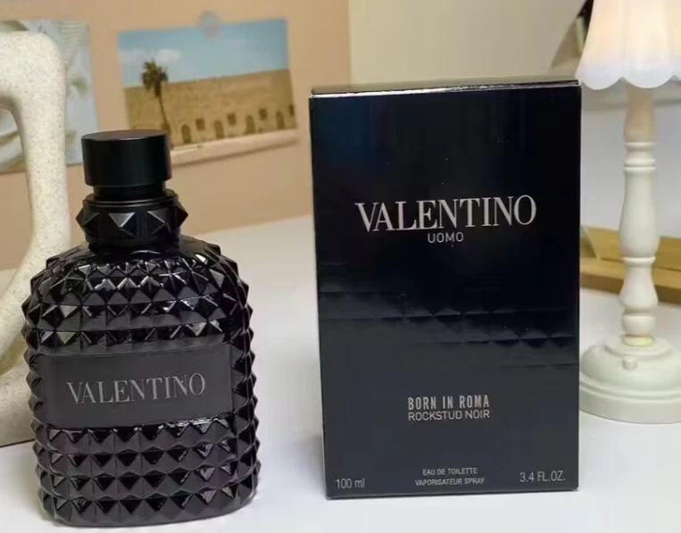 Valentino Uomo Born In Roma Rockstud Noir 3,4 oz/100 ml para hombre Foto 1 de 1