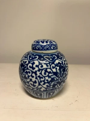 Pequeña JARRA CHINA PORCELANA AZUL BLANCO JENGIBRE OLLA con Tapa Foto 1 de 4