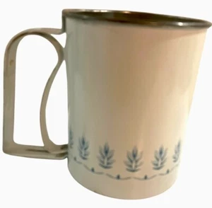 Vintage 50s Androck Metal Flour Sifter White with Blue Floral Pattern - Picture 1 of 5