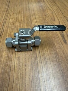 SWAGELOK 3/4" SS-63TS12 BALL VALVE - Picture 1 of 7