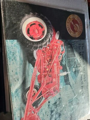 De colección 1997 escala 1/16 Ertl serie de precisión McCormick Farmall MD CON cargador fundido a presión Foto 1 de 4