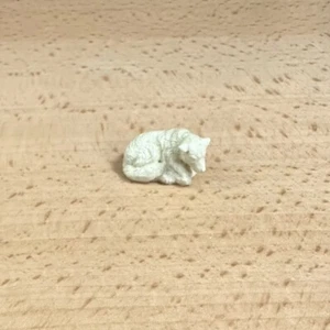 Marx Alaska Playset Arctic Explorer Husky Dog Sleeping Figure Cream #2 FLAWS - Picture 1 of 6