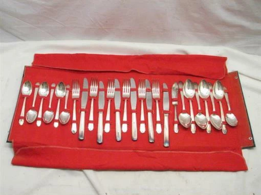 Juego de 26 cubiertos Holmes & Tuttle Wentworth plateados con estuche H&T  Foto 1 de 4