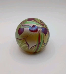 1980 Orient & Flume Opaque Glass Paperweight Iridescent Hearts & Florals M62m - Picture 1 of 7
