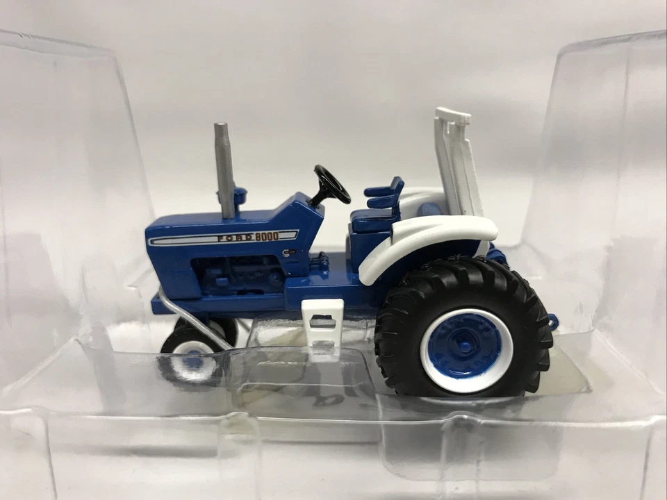 1:64 Ford 8000 Narrow FRont , SpecCast, ZJD 1802 - Image 1 of 4