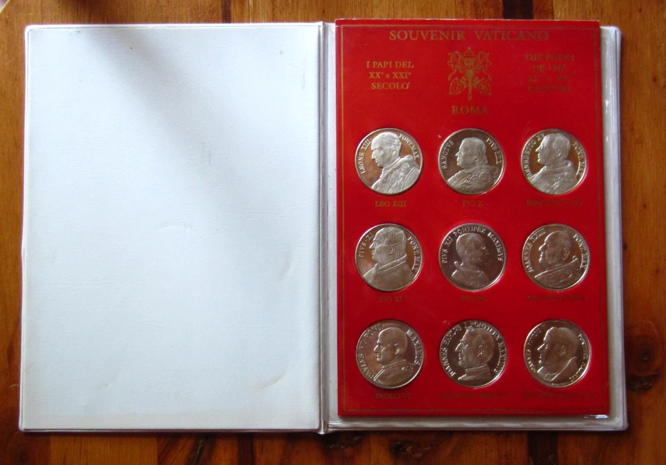 Vintage VATICAN 2002 Coin Set THIRD MILLENNIUM 20th 21st Century Popes Souvenir - Image 1 of 4