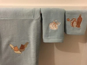 3Pc Ladies Embroidered Cotton Bath Towels Perfume Purse And Sling Pumps Towels  - Picture 1 of 2