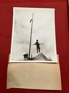 Foto de prensa 1937 simbólica del dominio japonés en China zona de guerra soldado - Imagen 1 de 8