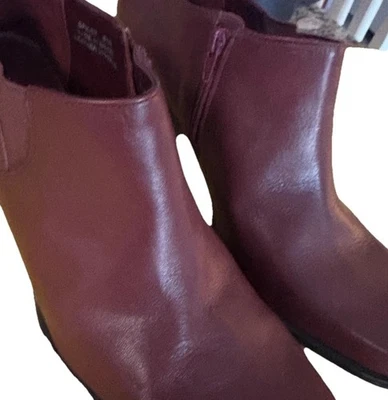 Brand New Hillard & Hanson Spicey Red Zipper Ankle Booties Modern Heel size 8.5 Foto 1 de 4