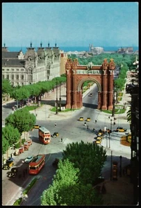 Arc Of Triumph & Superior Court Of Justice Barcelona Spain Postcard - Picture 1 of 2