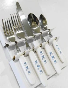 ❤️ 20-pc Corelle BLUE HEARTS Flatware Set *Serrated Knives Stainless Silverware - Picture 1 of 7
