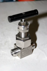 3/8" OD Weld Severe Service Bellows Valve 316ss Whitey Swagelok SS-6NBSW6T - Picture 1 of 5