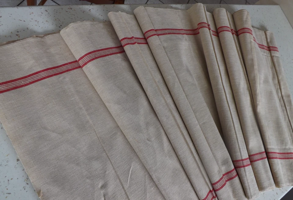 pièce de lin à liteaux rouge, 7.10 m X 55 cm, ancienne - Photo 1/4