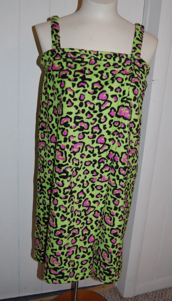 Capa de banho feminina PLUSH FLEECE verde limão estampa de leopardo 1x-2x ajuste. Alças - Imagem 1 de 1