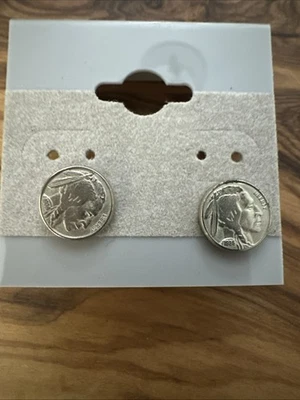 Pequeños aretes mini cabeza india búfalo níquel réplica poste trasero Foto 1 de 4