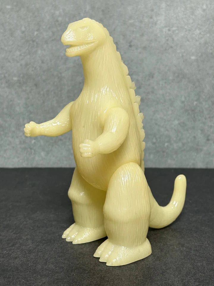 MARUSAN 2008 Godzilla J-Tail 8" Glow in the dark Sofubi Kaiju Vinyl Figure - Image 1 of 4