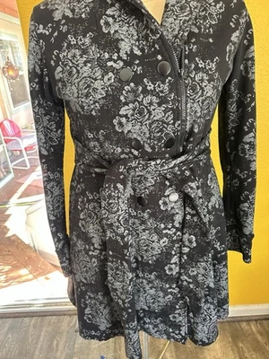 Hermoso Abrigo Effie’s Heart Cremallera Talla XL Foto 1 de 4