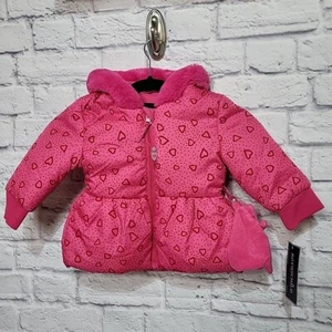 Neu mit Etikett Rothschild 18M Winterjacke mit durchgehendem Reißverschluss und Fäustlingen rosa Herzen Kapuze - Bild 1 von 10