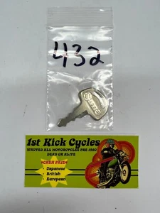 NOS SUZUKI MOTORCYCLE KEY GENUINE JAPAN ORIGINAL OEM PRE CUT # 432 - Picture 1 of 3