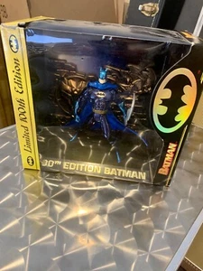 Batman Limited 100. Edition, Kenner 1996, (NEU IM KARTON), kommt mit Batman-Ständer. - Bild 1 von 7