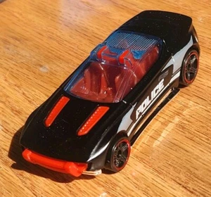 Hot Wheels Alpha Pursuit Black Police Car 2022 lose - Bild 1 von 3