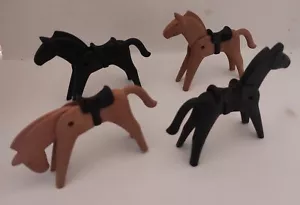 PLAYMOBIL LOT 4 CHEVAUX AVEC SELLE GEOBRA 1974 1er generation Klickies - Imagen 1 de 16