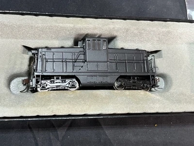 New Bachmann Spectrum Unlettered GE 44Ton w/ CCS Steeple Cab Project Pantographs - Image 1 of 4