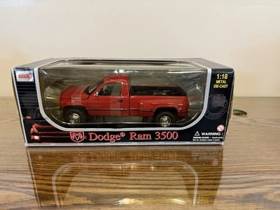 Camioneta pickup Anson Dodge Ram 3500 1/18 roja fundida a presión Foto 1 de 4