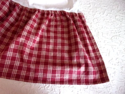 Falda cama de matrimonio Waverly roja y tostada a cuadros reunida Foto 1 de 4