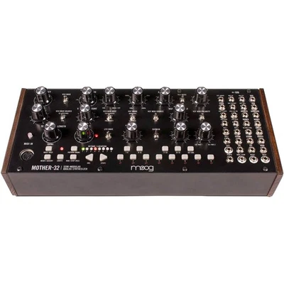 Sintetizador monofónico semimodular formato Eurorack Moog Mother 32 60 HP Foto 1 de 4