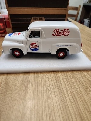 Camión de reparto Ford F-100 1953 Pepsi Foto 1 de 4