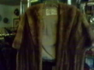 GORGEOUS LIGHT BROWN MINK HOLLYWOOD BOMBSHELL STOLE CAPE VEGAS RETRO MODERN - Picture 1 of 5