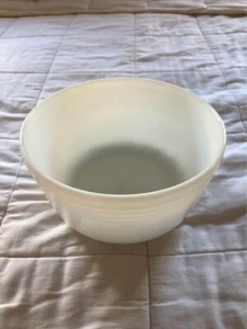 Vintage Hamilton Beach Pyrex Mixing Bowl Milk White 9" Diameter - Picture 1 of 4