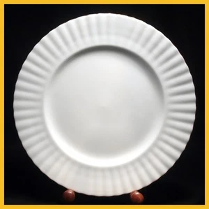Royal Albert Val D'or 10 1/4 Inch Dinner Plates - 1st Quality Excellent Conditio - Picture 1 of 1