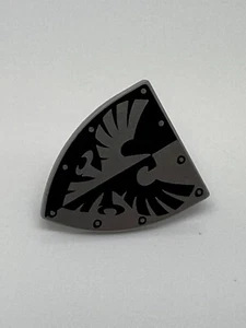 Lego Minifigur, Schild dreieckig mit schwarz-silberem Falken und Nieten B#7 - Bild 1 von 1