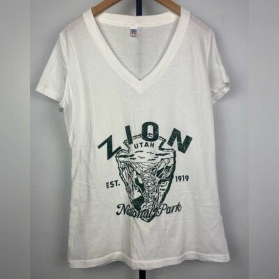 Royal Apparel White Zion National Park Short Sleeve V-Neck T-Shirt Size L - Image 1 of 4