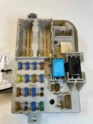 Caja relé de fusibles de cabina Mazda 2,3 L OE Gr6f67010d compatible con MAZDA 6 2003-2005 Foto 1 de 4