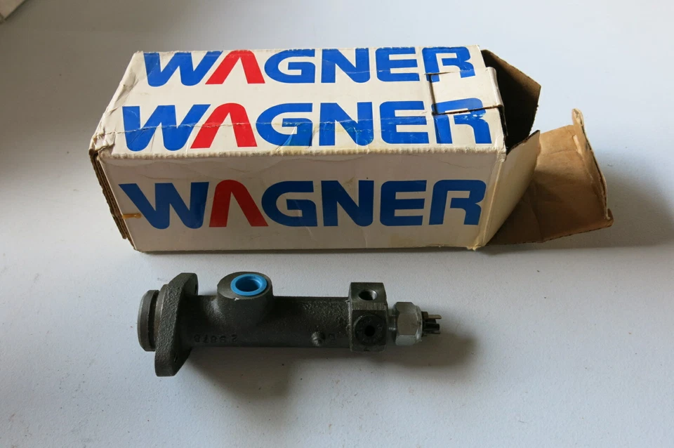 Conjunto de cilindro maestro de freno Wagner F90547 para Volkswagen 1965-1966 (MC36272) Foto 1 de 3