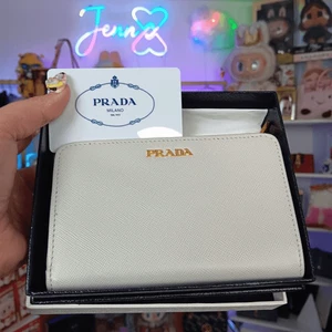 Unused Prada Valentines Day Limited Edition White Saffianon Leather Mid Size Wal - Picture 1 of 9