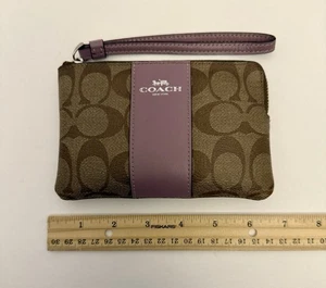 Coach Handgelenktasche braun & lavendel beschichtet Canvas Signatur Streifen Eckreißverschluss (D-9). - Bild 1 von 10
