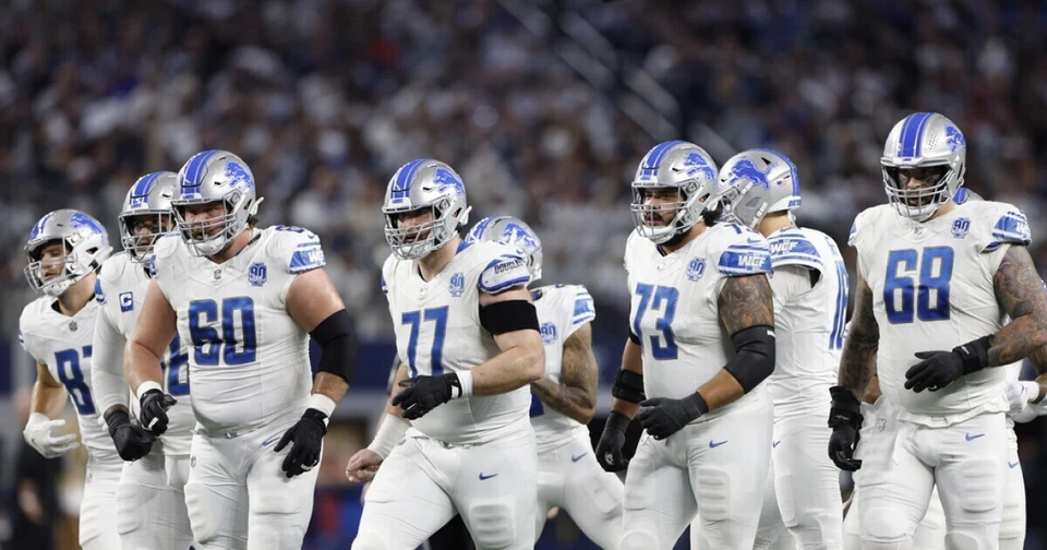 $1 DETROIT LIONS TOPPS PRIZM DONRUSS FINEST REFRACTORS RC ROOKIES FLAT SHIPPING - Image 1 of 1