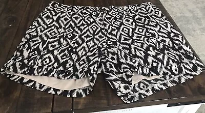 Women’s Cynthia Rowley Beige & Black Linen Blend Lined Shorts Size 16 Geo print - Image 1 of 4