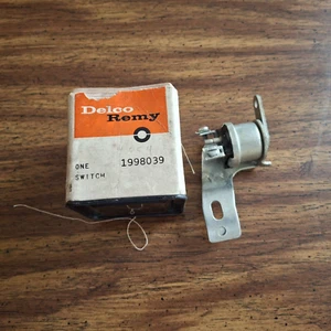 NOS 1953 1954 1955 1956 PONTIAC NEUTRAL SAFETY BACKUP LIGHT SWITCH GM 1998039 - Picture 1 of 6